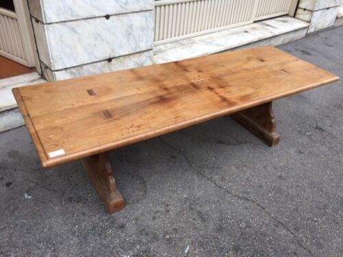 Eleganter Nussbaumtisch mit Zapfenbein - Restauriert (in Arbeit)_car 1232